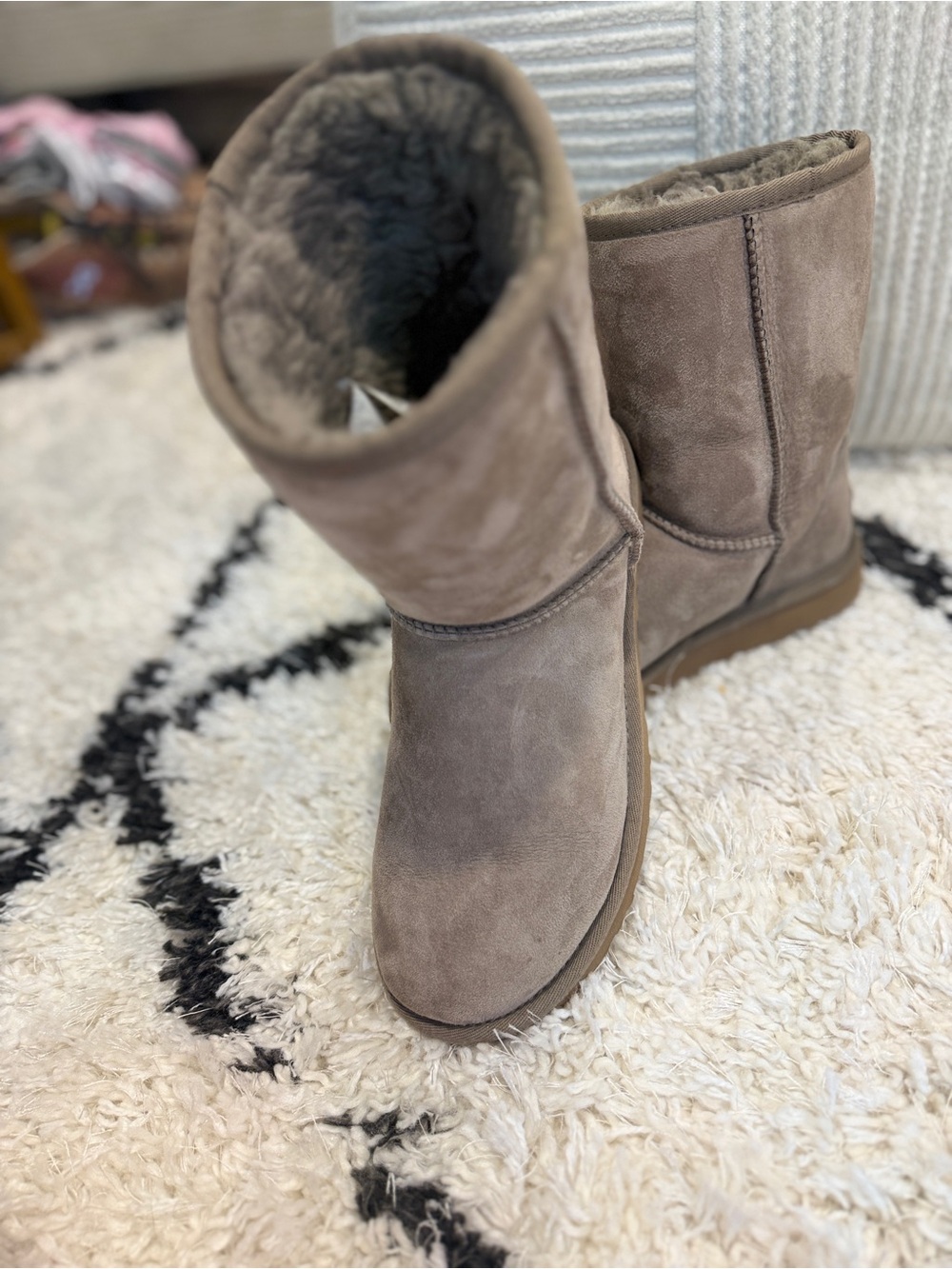 UGG Classic Short II Chestnut Sheepskin Boots Women’s 7 Brown Suede Winter - Picture 10 of 10